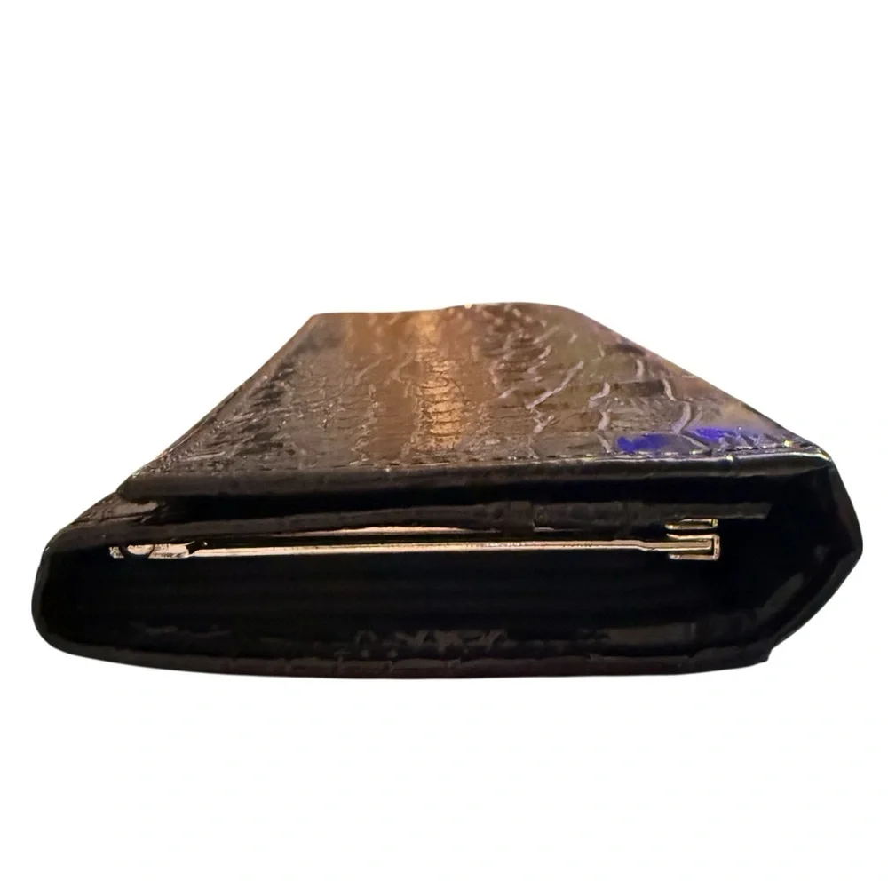 Metropolitan Croc Embossed Bifold Kiss Lock Wallet Clutch Black Vegan Leather